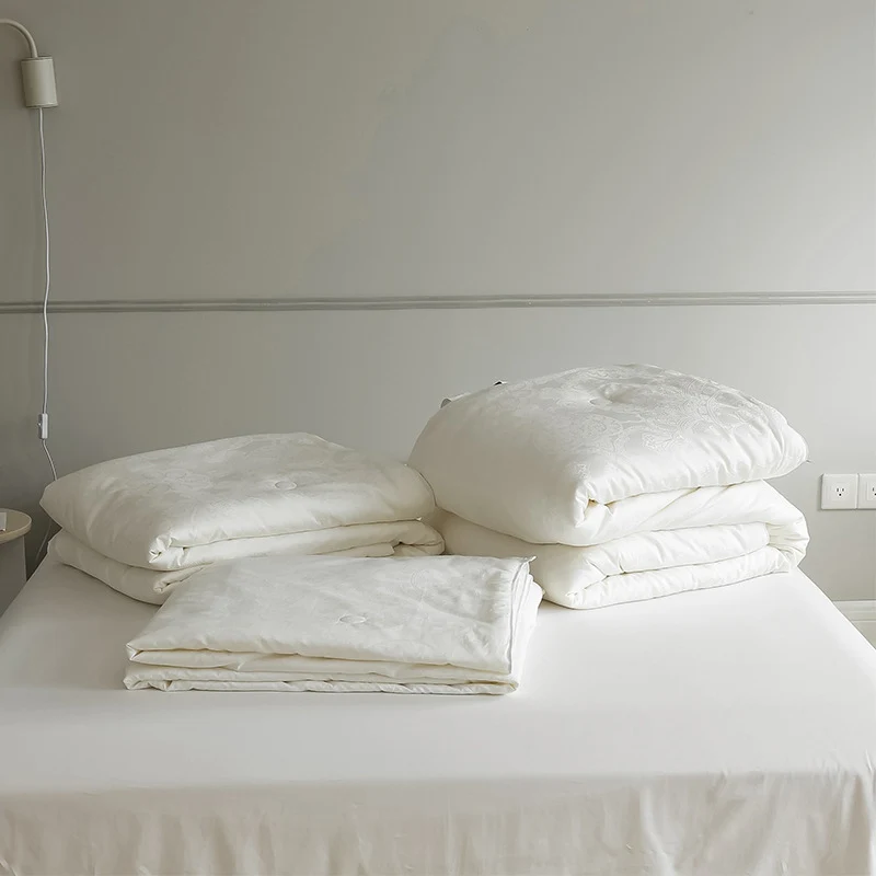Ganzjahres-Steppbett aus Baumwoll‑Mikrofaser mit Klimazonen und Soft‑Griff