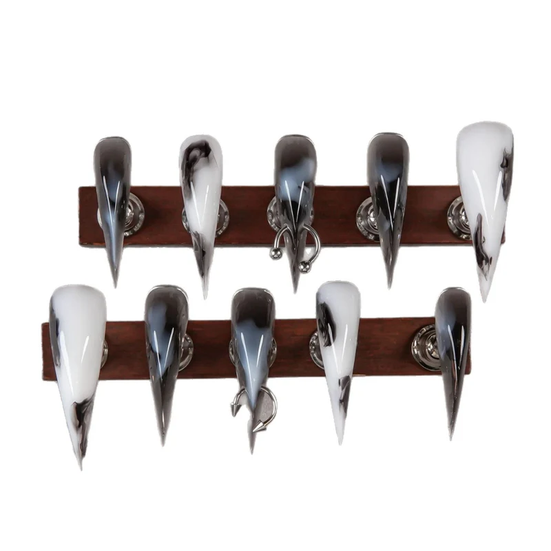 Glänzende Stiletto Druck-Nägel