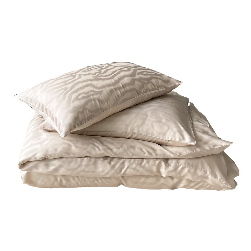 Luxuriöse Satin-Bettwäschegarnitur mit Jacquard-Leopardenmuster und seidig-mattem Finish