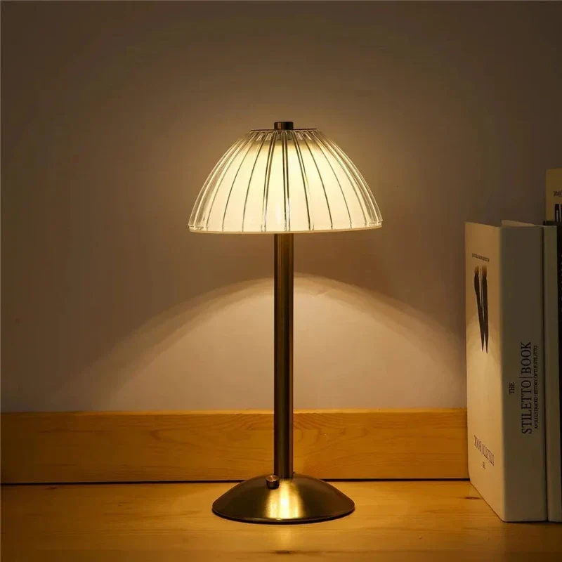 Skanto | Kabellose 3-Farben LED-Tischlampe mit Dimmfunktion