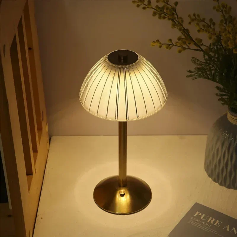 Skanto | Kabellose 3-Farben LED-Tischlampe mit Dimmfunktion