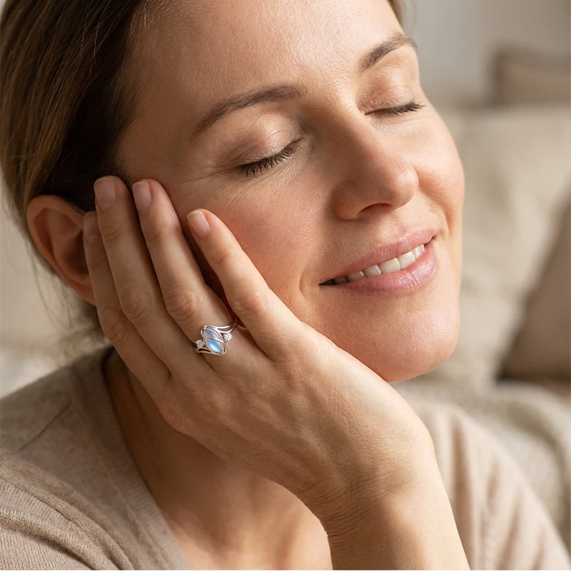 🔥Solange der Vorrat reicht 40 % Rabatt!🎉Geometrischer Damenring mit ovalem grünem Mondstein & Zirkonia – modern & stilvoll 💍✨