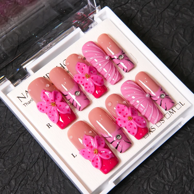 Blumenverzierte Druck-Nagelset