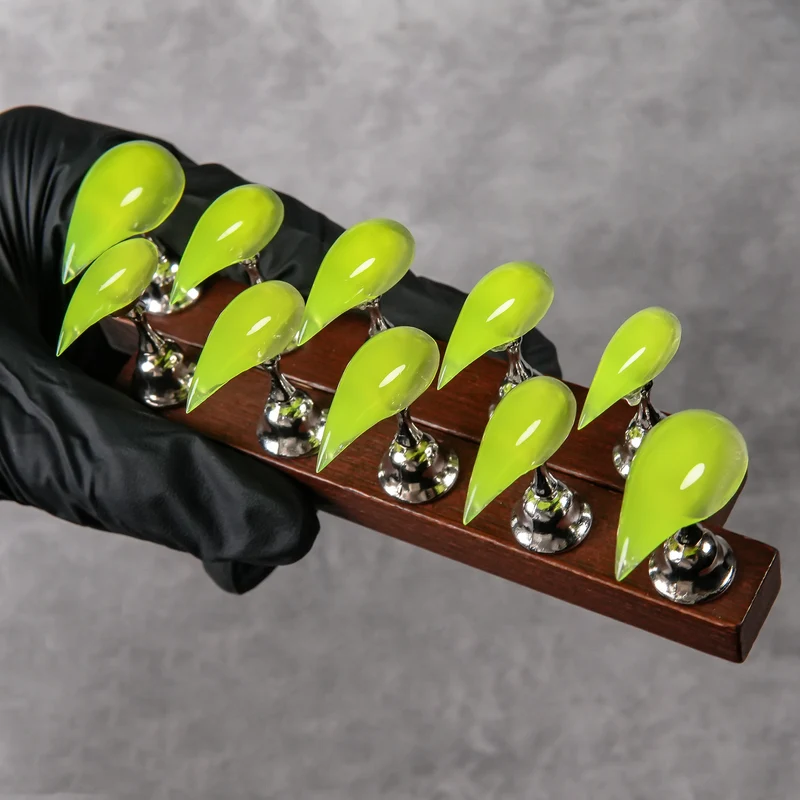 Elegante Stiletto Press-On Nail Kit