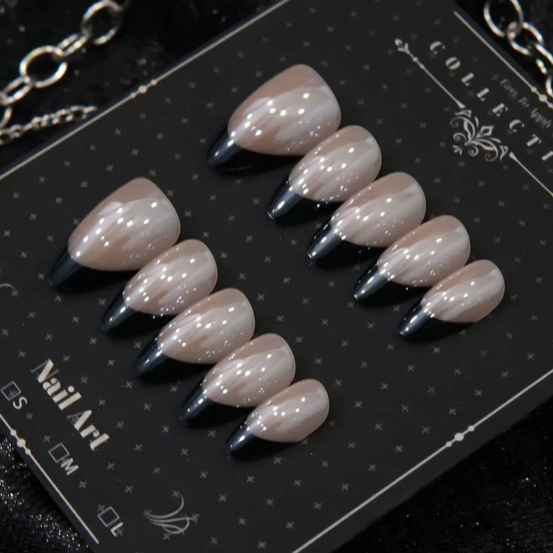 Elegante Stiletto-Nagelerweiterungen