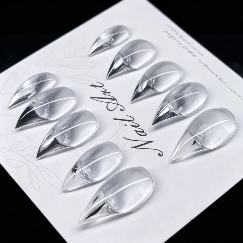 Glatte Stiletto-Nagelspitzen