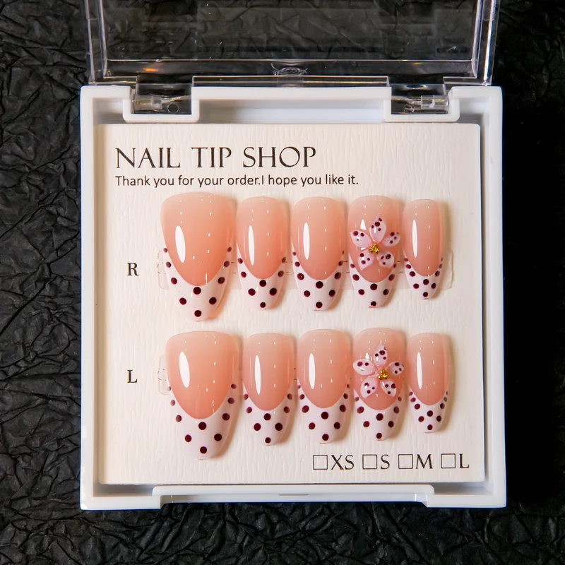 Florale Akzent Press-On Nagelspitzen