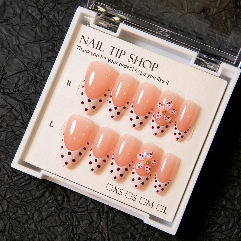 Florale Akzent Press-On Nagelspitzen