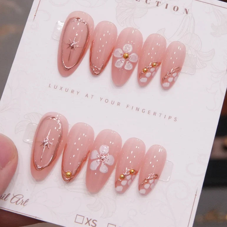 Floral Accent Press-On Nail Set