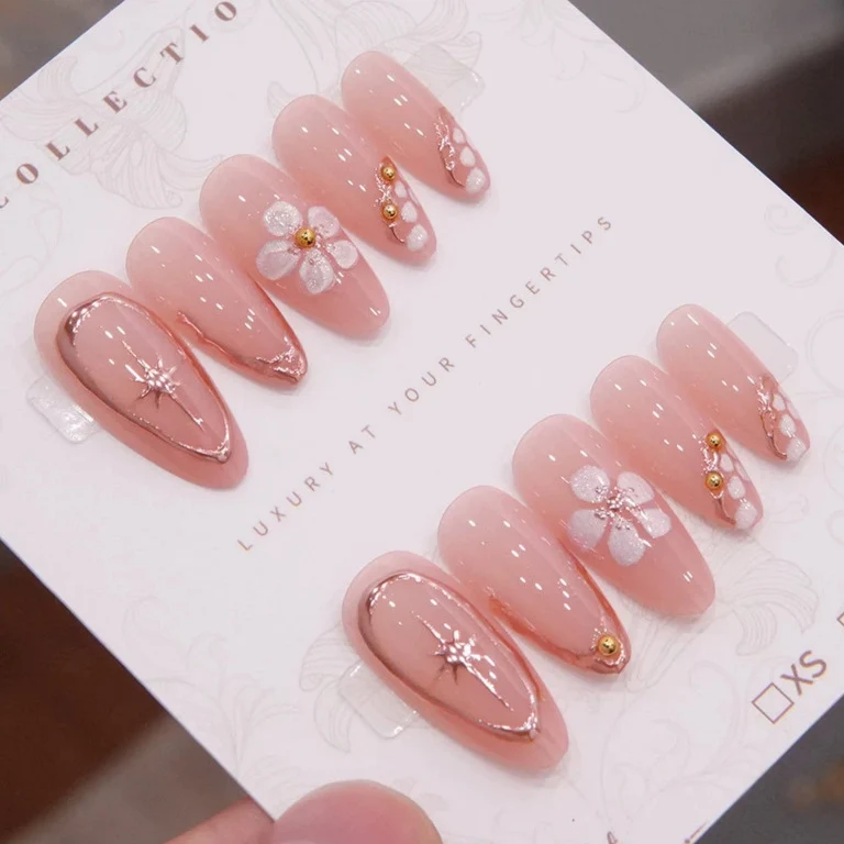 Floral Accent Press-On Nail Set