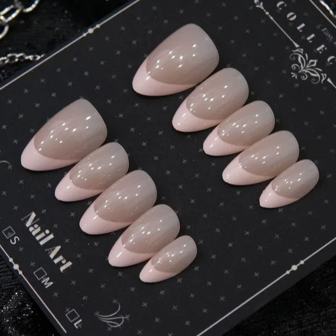 Elegantes Press-On Nageldesign-Set