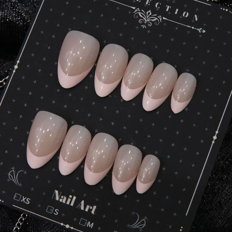 Elegantes Press-On Nageldesign-Set