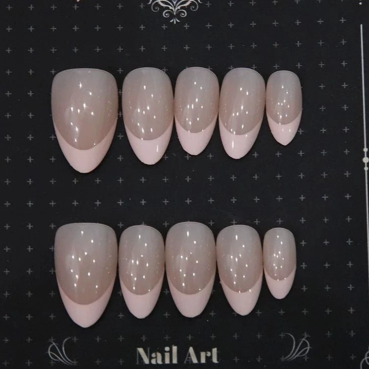 Elegantes Press-On Nageldesign-Set