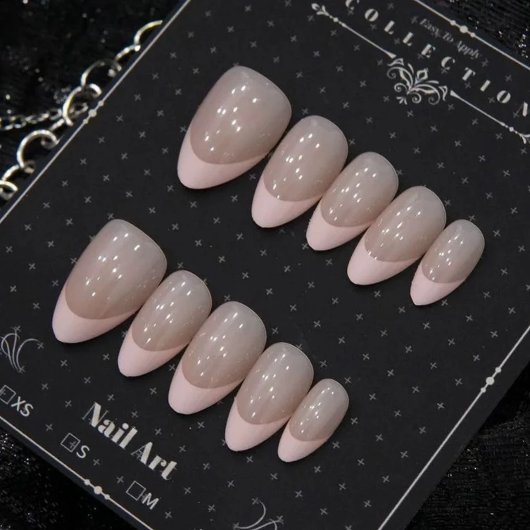Elegantes Press-On Nageldesign-Set