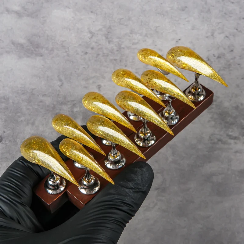 Glitzernde Stiletto Press-On Nagelspitzen