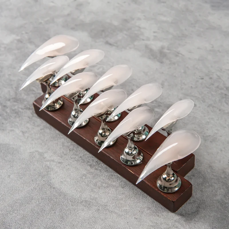 Elegante Stiletto Press-On Nagelspitzen