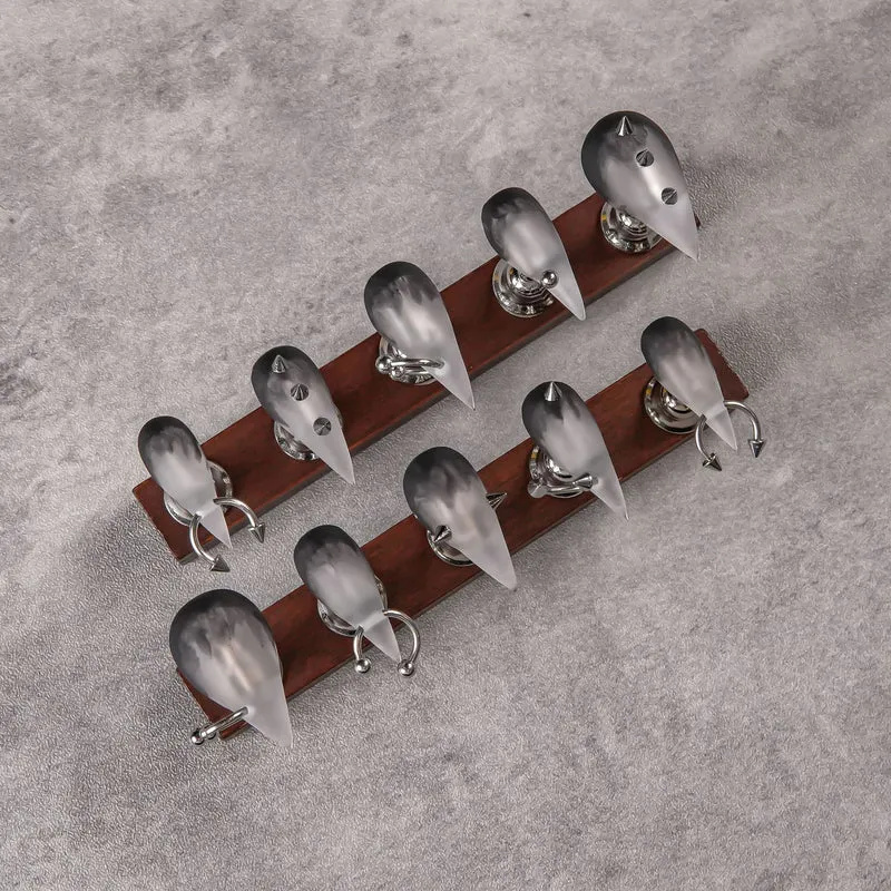Dekorativer Stiletto Press-On Nail Set mit einzigartigem Design