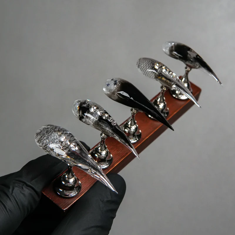Dekorativer Stiletto Press-On Nagelset