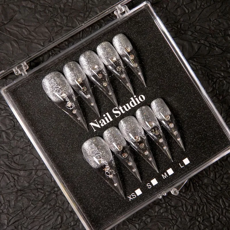 Glamouröse Stiletto Press-On Nagel Set mit Edelsteinakzenten 1791254959