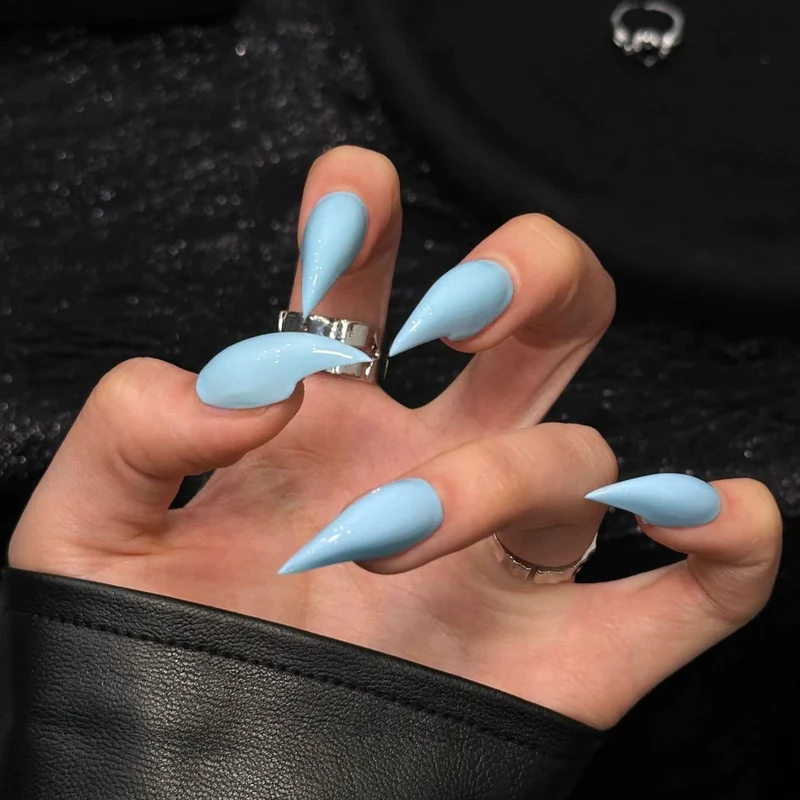 Elegante Stiletto Press-On Nagel Set mit glänzendem Finish
