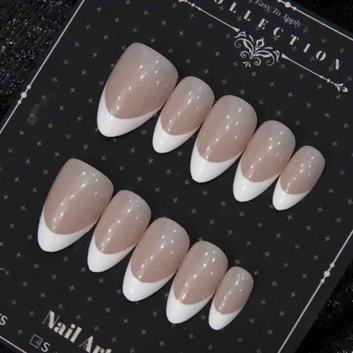 Elegante French Tip Press-On Nägel