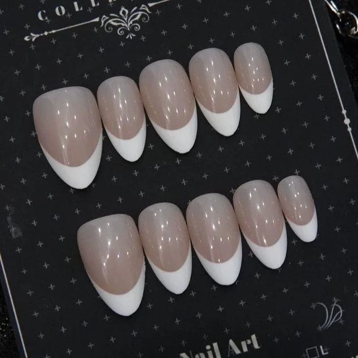 Elegante French Tip Press-On Nägel