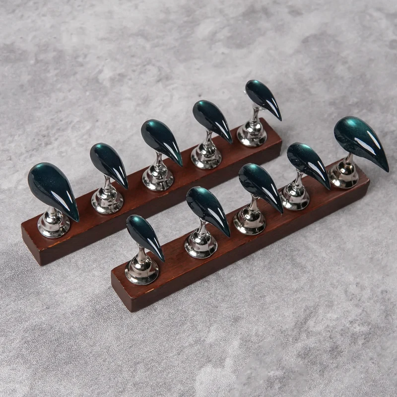 Glamouröses Stiletto-Nagelset mit einzigartigem Design
