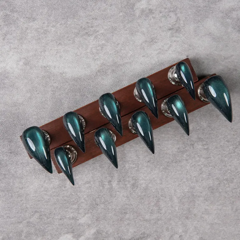 Glamouröses Stiletto-Nagelset mit einzigartigem Design
