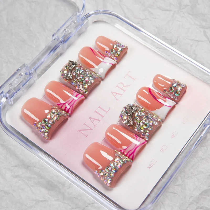 Glamouröses Strass Press-On Nageldesign Set