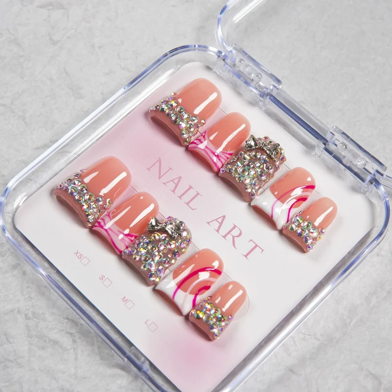 Glamouröses Strass Press-On Nageldesign Set