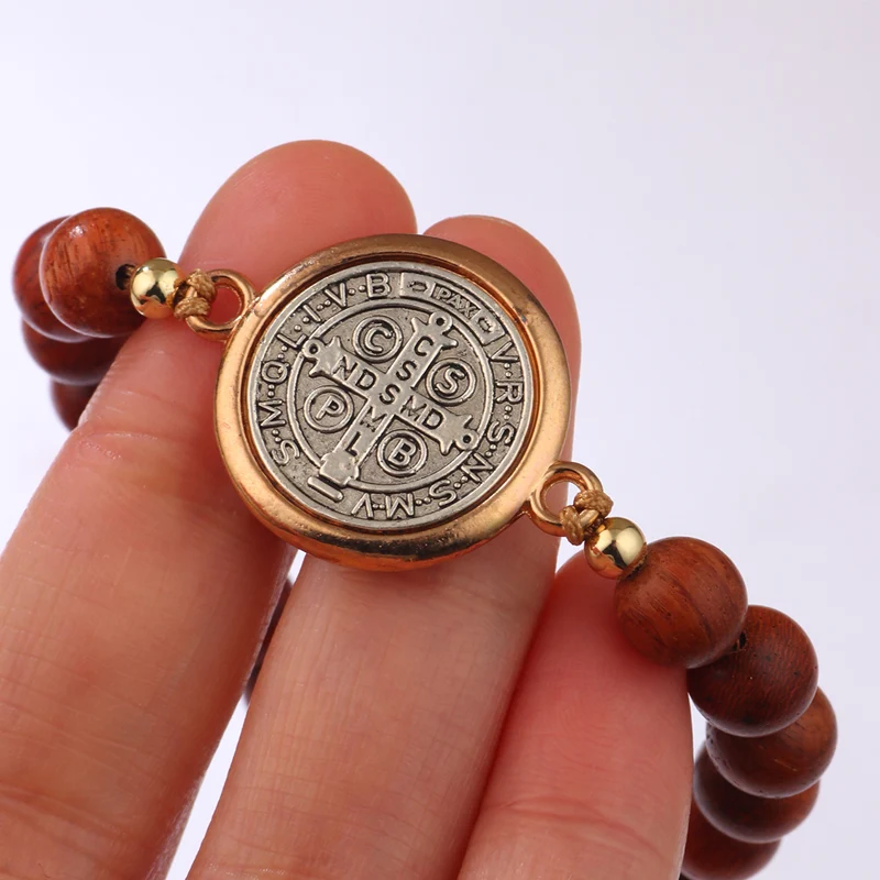 🛡️Ein treuer Begleiter für Schutzgeister✨Armband aus Naturholzperlen mit St.-Benedikt-Motiv🎁Verstellbar, für Damen und Herren geeignet