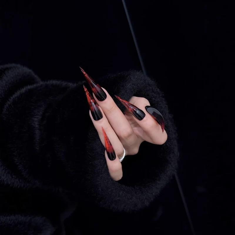 Dramatische Stiletto Press-On Nägel