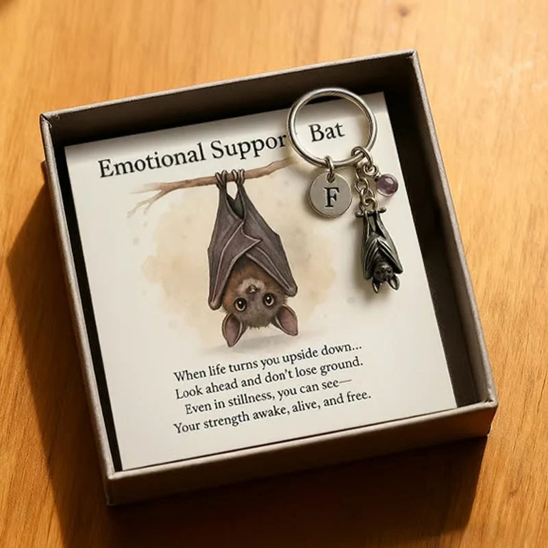 ✨Black Friday 50 % Rabatt!🦇Emotionaler Unterstützungs-Fledermaus-Schlüsselanhänger mit Grußkarte