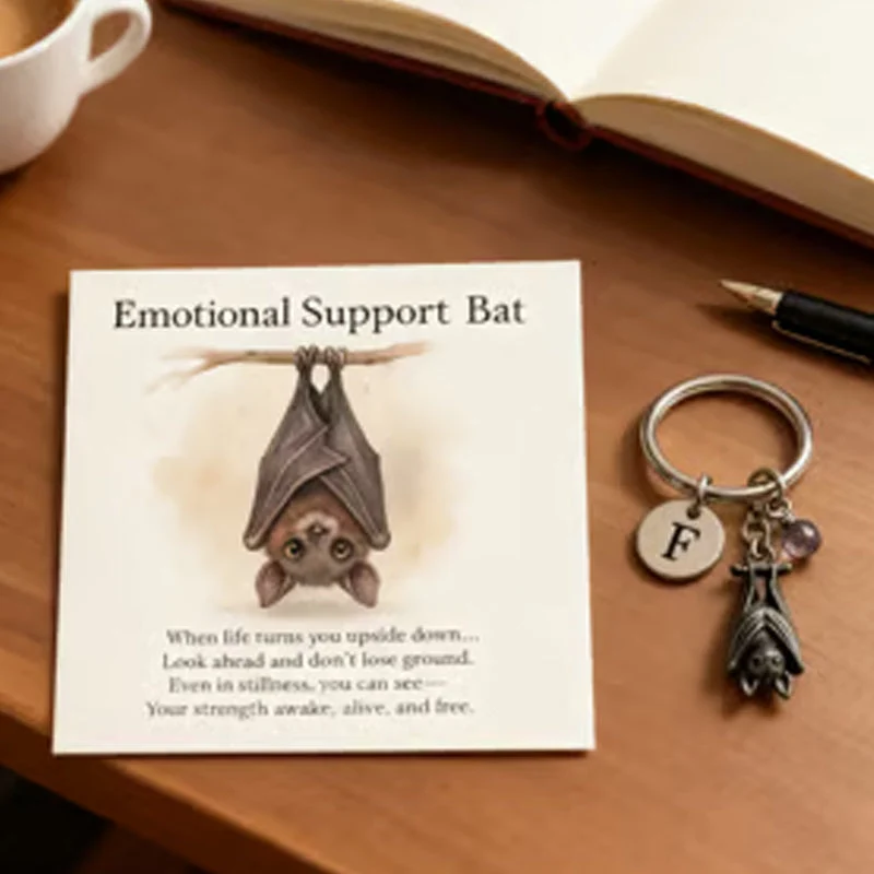✨Black Friday 50 % Rabatt!🦇Emotionaler Unterstützungs-Fledermaus-Schlüsselanhänger mit Grußkarte
