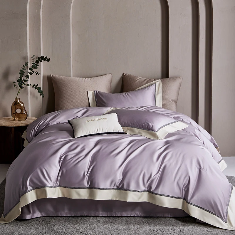 Elegantes Satin-Duvetbezug-Set mit kontrastierender Saumblende und feiner Biese