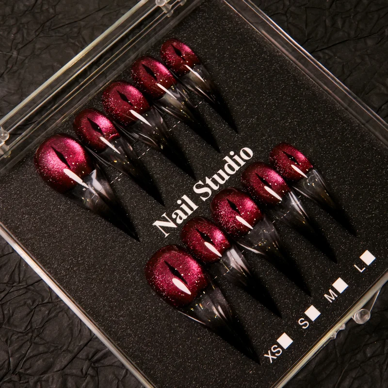 Glamorous Press-On Nail Tips