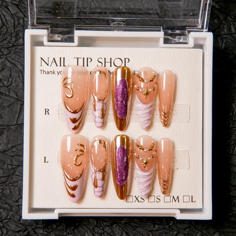 Glamouröse aufwendige Press-On-Nageldesigns