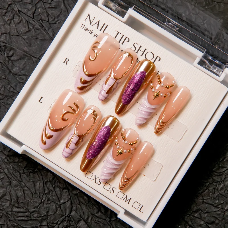 Glamouröse aufwendige Press-On-Nageldesigns