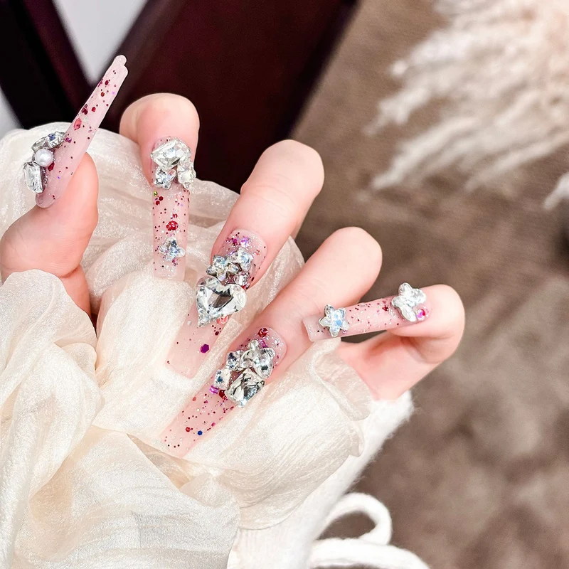 Glamouröse Glitzer Press-On Nagelspitzen