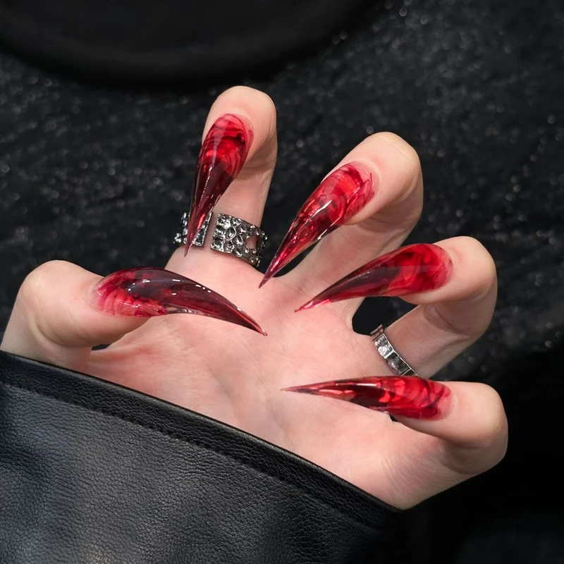 Dramatische Stiletto Press-On Nagel Set