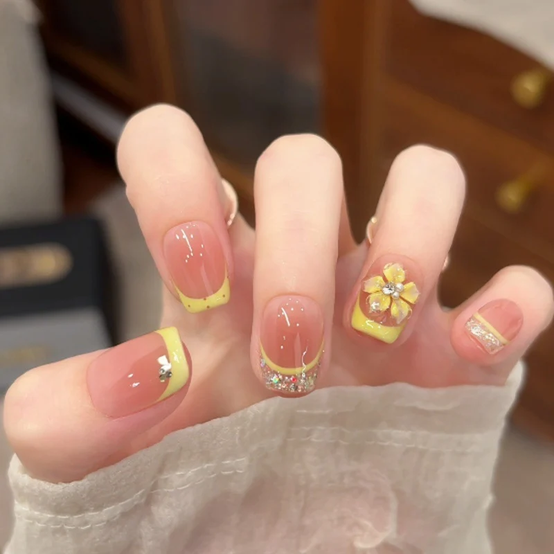 Dekoratives Press-On Nail Art Set