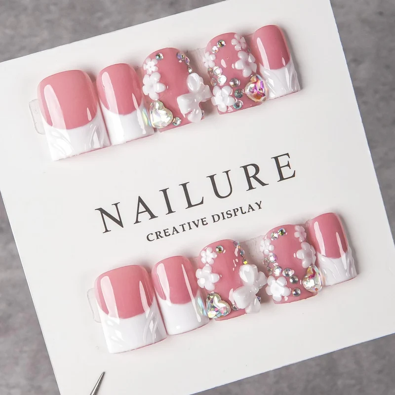 Dekorative Nagelkunst