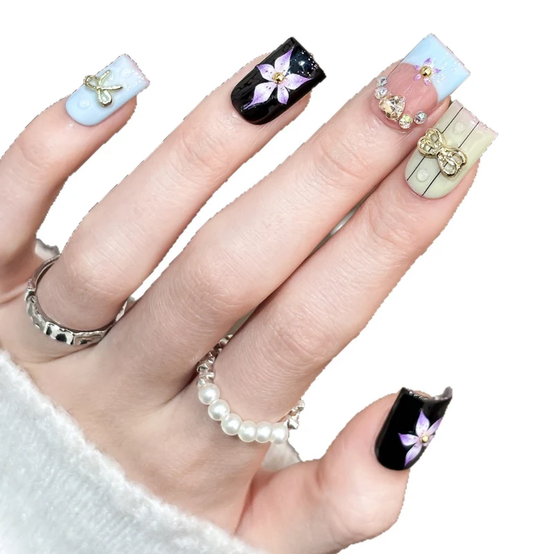 Dekorative Nagelkunst
