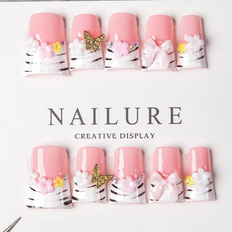 Dekorative Nagelkunst