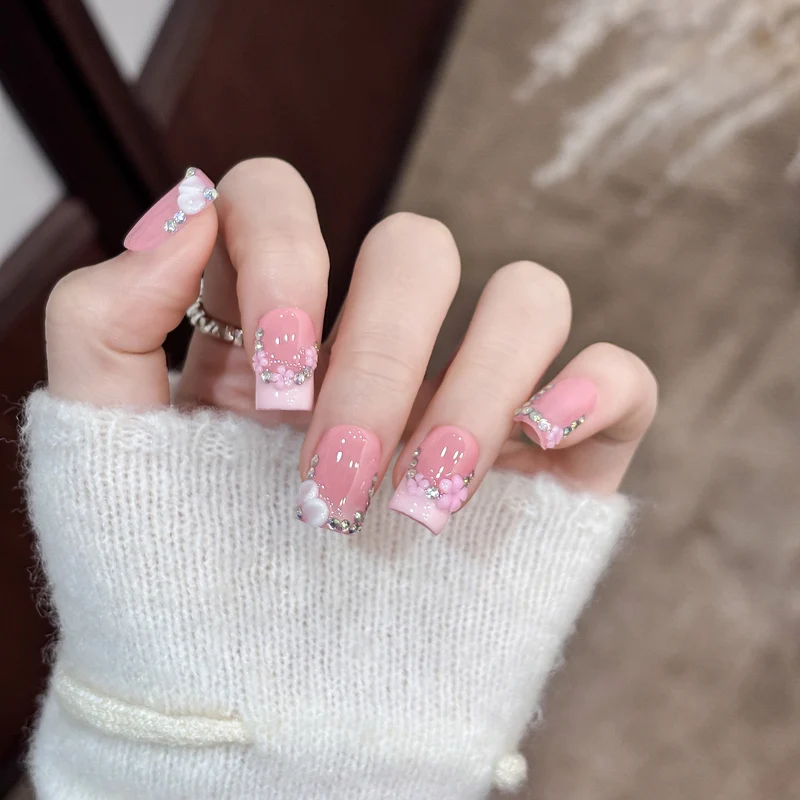 Dekorative Nagelkunst