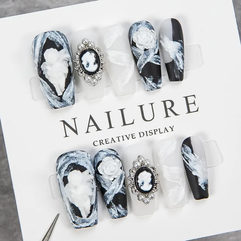 Dekorativer Acryl-Nagelset