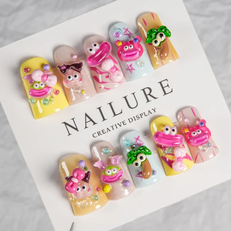 Kreatives thematisches Press-On Nagelset