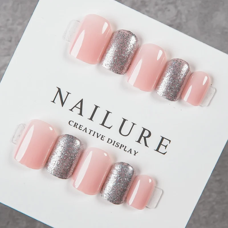 Kreatives Press-On Nagelkunst Set
