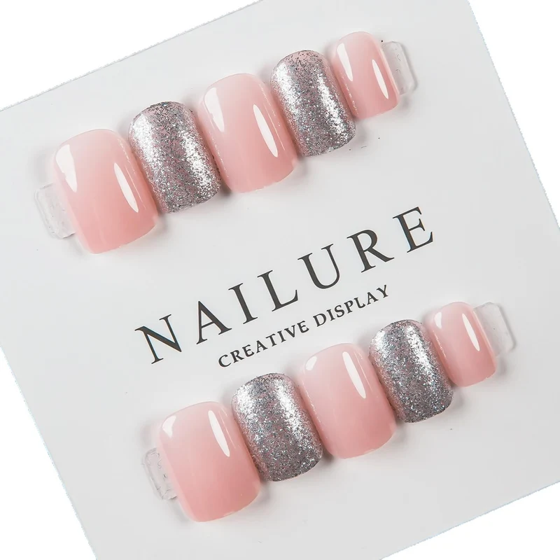 Kreatives Press-On Nagelkunst Set