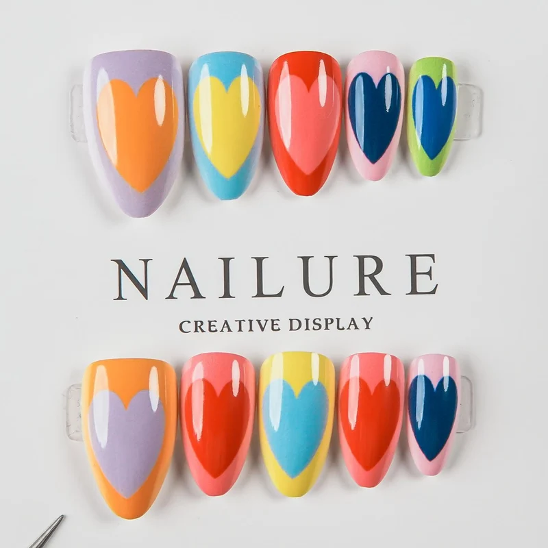 Kreatives Herzdesign Press-On Nagelset